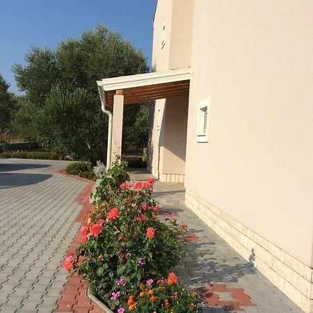 Apartments Franov Bibinje Buitenkant foto