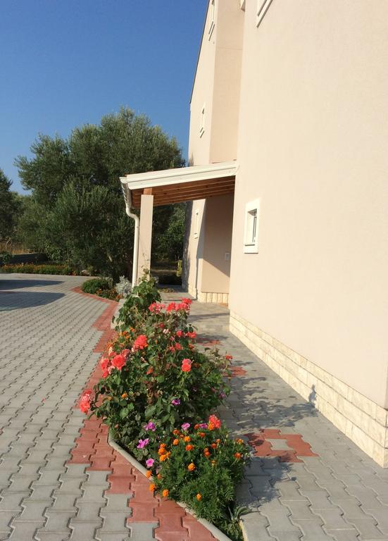 Apartments Franov Bibinje Buitenkant foto